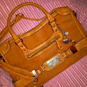 I'm selling a marc New York bag